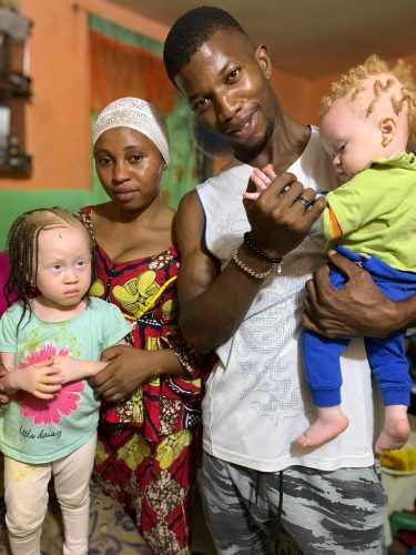 A-beautiful-family-in-Douala-Cameroon